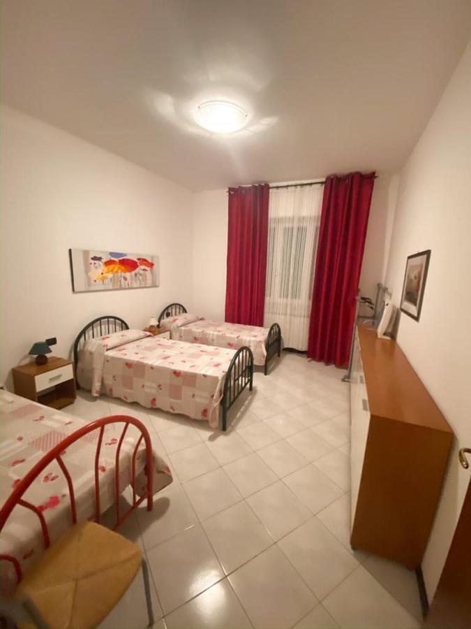 Elena Apartment 莱万托 外观 照片